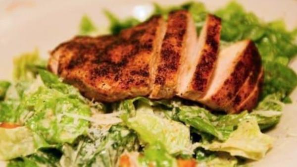 <p><b>5. Kalp dostu</b></p>      <p>Derisiz tavuk eti, kolesterol yksek olanlar ve kalp- damar hastalar iin tketimi tavsiye edilen en ideal et tr.</p>