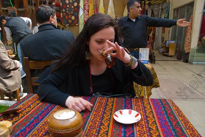 8 - ay<br>         ay tabana dkld zaman, tabaktan bardaa geri boaltr ve ay abuk soumasn diye tabana scak su koyar ki sonu abuk soumasn.