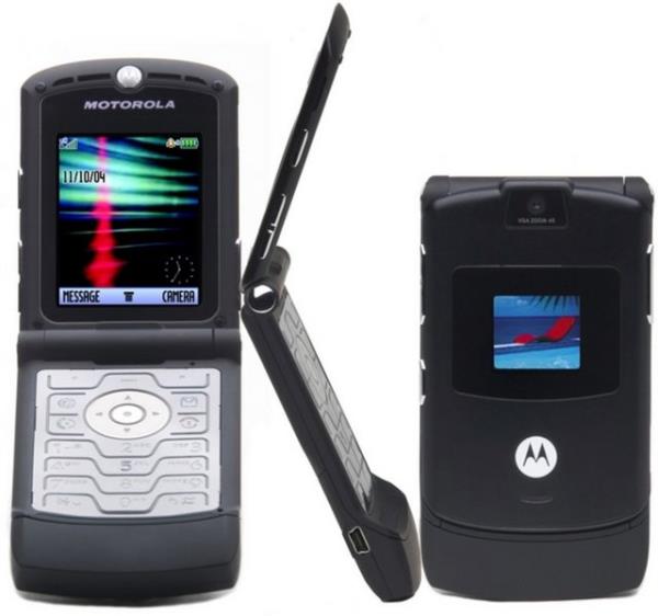 7- Motorola RAZR V3 Satlan rn adeti: 130 milyon