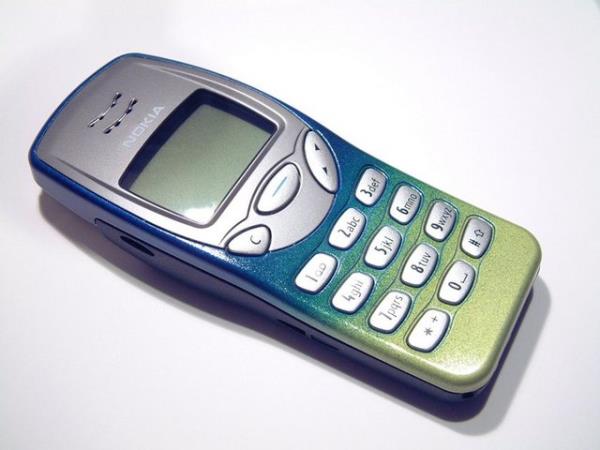 2- Nokia 3210 Satlan rn adeti: 160 milyon