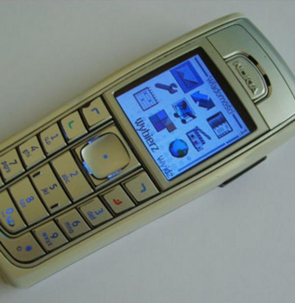 16- Nokia 6230 Satlan rn adeti: 50 milyon