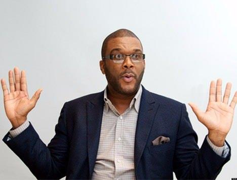 <p>ABD'de nemli bir televizyon yz olan Perry, ayn zamand konut sektrne yapt yatrrmlarla da biliniyor.</p>  <p>  </p>  <p>  Atlanta'daki bu sper malikaneyi 25 milyon dolara sata karan Perry'nin elinde tamam Atlanta kentinde olmak zere 62 milyon dolar deerinde mlk bulunuyor.</p>  <p>  </p>  <p>  Peryy'nin satla kard 25 milyon dolarlk saray yavrusunu zelliklerie gelecek olursak...</p>