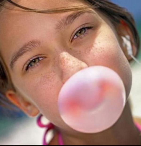 "Sakz sonsuza dek midede kalr m?" Hayr. Sakz, yutulduunda sindirilemez ancak en ge  gn iinde vcuttan atlr.