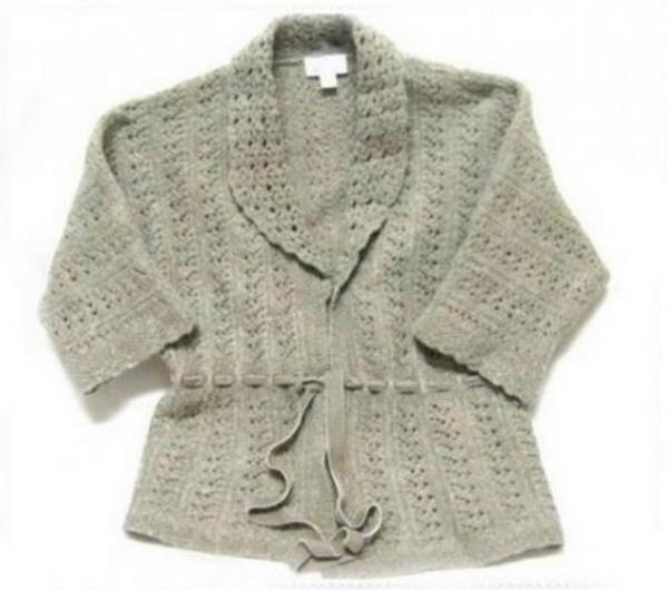 "Yn elbiseler neden scak tutar?" Yn ipliklerinin dalgal kvrcklar nedeniyle deriyle giyecek arasndaki hava tabakasnn, yani vcut ssnn dar kamasna ve dardaki souun ieri girmesine engel olur.