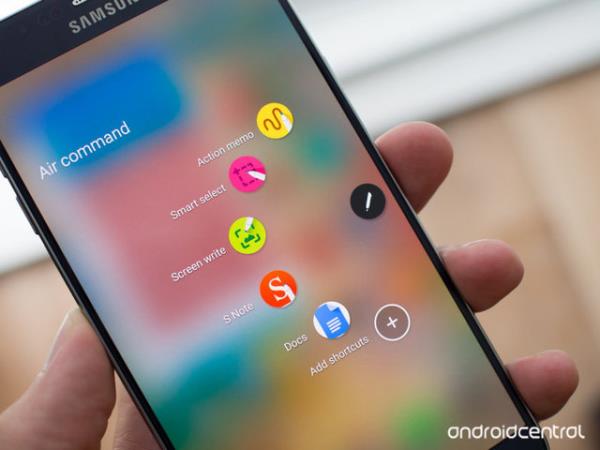 Pen&#8217;inizi telefondan ekran kapal iken kartp dilerseniz kapal ekran zerine not almaya balayabiliyor ve bu notu S Note uygulamasna daha sonra dzenlemek iin kaydedebiliyorsunuz