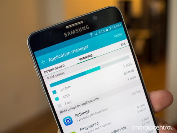 Samsung'dan iki bomba birden!  <br>  Note serisi ilk gnden beri oklu ilem yapabilmeye odaklanmt ve multitasking konusunda ilk gerekten baarl olan cihazd.