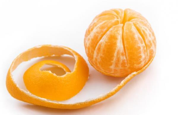 Bu meyvede bulunan C vitamini yalanma etkilerini azaltan antioksidan asndan ok zengindir. Baz kanser trlerine kar da sizi korur. Eer przsz ve gen bir cilde sahip olmak istiyorsanz, cildinizin esnek olmas iin kolajen retimini uyaran c Vitamini almanz gerekir.