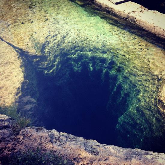 ABD'nin Teksas eyaletinde bulunan Jacob's Well, dnyann en tehlikeli dal mekanlarndan biri...