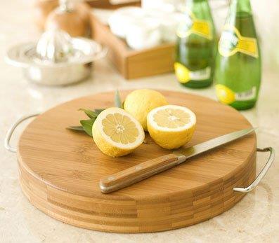 Tahtay temizlemek iin doruca bulak makinesine atn; zerine sirke pskrtn ve tm gece ylece bekletin; yaklak 30 saniye yksek sda mikrodalga frnda tutun.