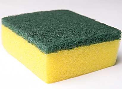 En yaygn dezenfeksiyon yntemleri (amar suyu veya limon suyuna bastrma, mikrodalga ve bulak makinesinde ykama) test edildiinde bir dakika mikrodalgada tutmann mikroplarn ounu ldrdn tespit ettiler.