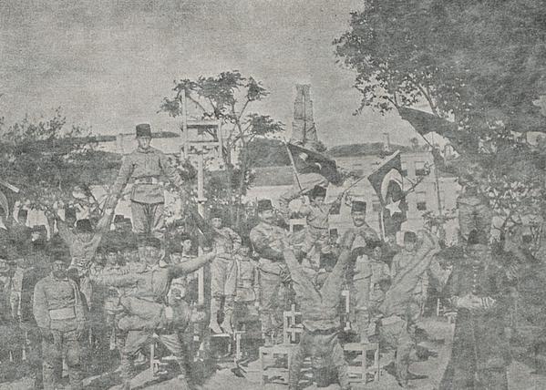 Mekteb-i Askeriye-i hne yelerinin jimnastik gsterisi, stanbul, 1898