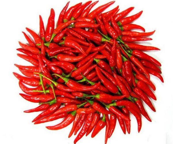 Krmz ac biber: Bibere ac tadn veren "capsaicin" maddesi metabolizmay hzlandryor, vcut ssn artryor. Vcut ykselen sy drmek iin ekstra enerjiye ihtiya duyuyor ve bylece ya yakm kolaylayor. Zerdeal da, vcutta krmzbibere benzer etkiye sahip.