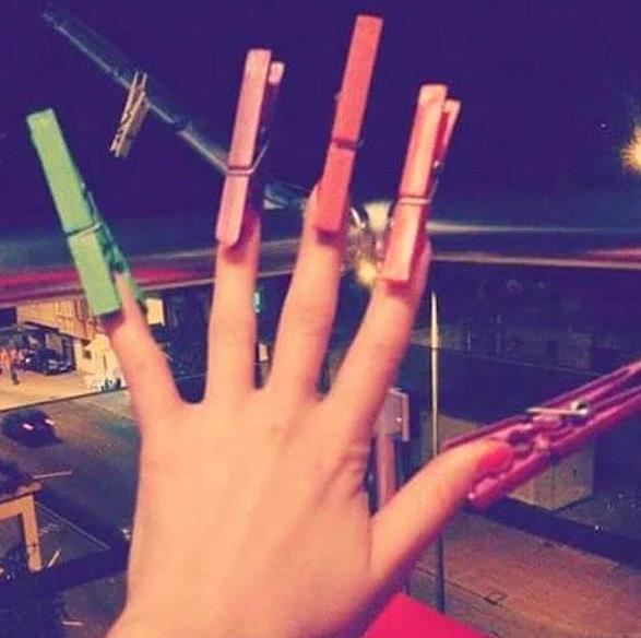 8. Parmaklara mandal