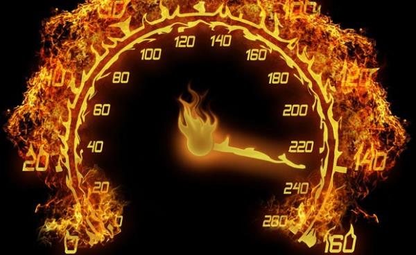 Yasal hz snrlarna uyun. Trafik kurallarn ihlal etmeyin. Saatte 30 kilometre ile arplan yayann yaama ans yzde 95, saatte 60 kilometre ile arplan yayann yaama ans yzde 15&#8217;tir. Saatte 120 kilometre hzla giden bir otomobilin, &#8216;zeminin kuru, yolun sorunsuz, lastikler ve frenlerin mkemmel olmas halinde&#8217; emniyetle durabilecei mesafe yaklak 120 metredir. Ayn artlarda saatte 90 kilometre hzla giden bir ara ise 72 metrede emniyetle durur. ki mesafe arasndaki fark yaklak yarm futbol sahas kadardr. Bu fark, hayatnz deitirebilir.