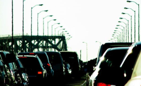 Shell & Turcas, yaklaan Ramazan Bayram ncesi srclere trafik kurallarna uymalar arsnda bulunuyor. Yollarda zc kaza ve kayplarn yaanmamas iin, Shell uzmanlarnn bilimsel verilere dayanarak hazrladklar tavsiyelere uyulmas hayati nem arz ediyor. Shell uzmanlarnn uyarlar unlar...