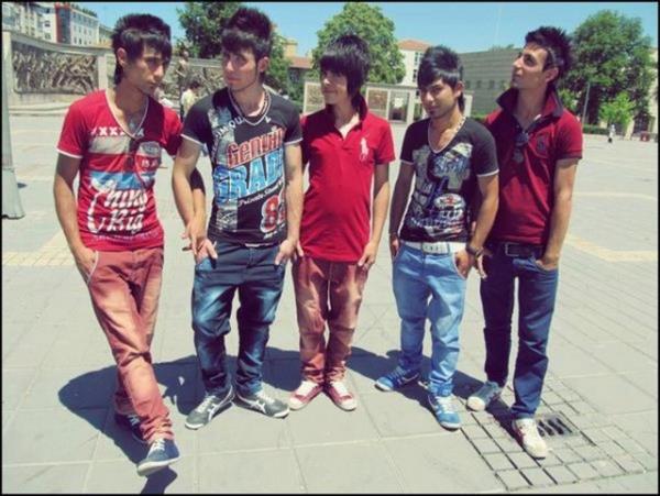 Kanka<br>  Kankarde gibi delikanl bir sylemin,ii boaltlarak karizmas izilerek havas alnarak yakksz bir halde topluma yeniden servis edilmesidir.lk olarak Ruhsar dizisinde Cem Davran tarafndan ksaltma amal kullanmas sonucu kmtr.