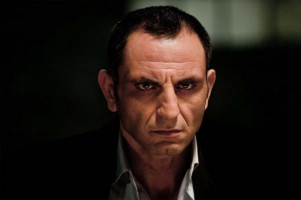 Usta<br>  Usta &#8211; rak ilikisinden devirilerek sosyal hayata zorla sokulmu bir baka dostluk kelam da &#8216;usta&#8217;dr.&#8220;Usta o ii n&#8217;aptn?&#8221; kelimesi ok dile gelmektedir.