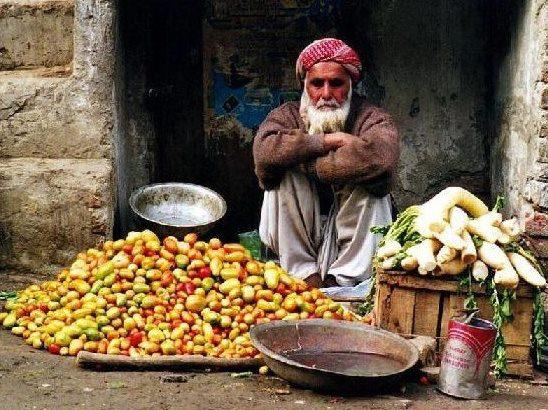 Hunza Trkleri'nin et ve baharatl yemekleri ok nl ve Sadece kendi rettikleri sebze ve meyveleri tketiyorlar.