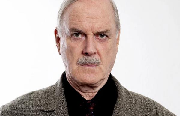 48. John Cleese  <br>  Hukuk
