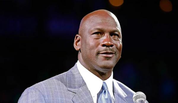 14. Michael Jordan<br>    Corafya