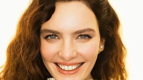 34. Nil Karaibrahimgil<br>    Siyaset Bilimi ve Uluslararas likiler