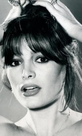 AJDA PEKKAN Pop mziimizin ikonu, sper star Ajda Pekkan... Her zaman bakml, her haliyle gzel...