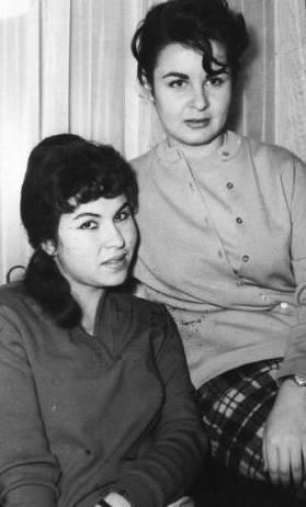 <p>EMEL YILDIZ- FATMA GRK</p> "Panter Emel" lakapl Emel Yldz, birok nl oyuncuyu Trk sinemasna kazandrd. Bunlardan birisi de Fatma Girik'ti (1988).