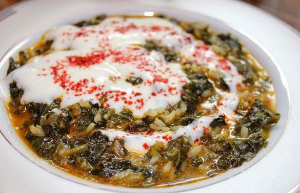 Yeil yaprakl sebzelerin bu kadar yararl olmalarnn sebebi ise ilerindeki yksek seviyelerdeki K vitamini, lutein, beta-karoten ve folik asit, magnezyum gibi vitaminler ve mineraller...