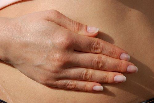 - Ceninler rock mziine ve yksek sese tekme atarak tepki gsteriyor.