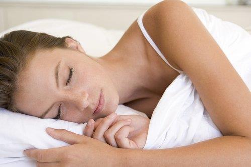 - nsan alktan nce uykusuzluktan lyor.