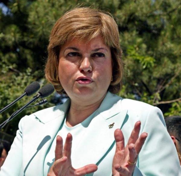 TANSU LLER: Bu memleket iin kardan karya geen tavuk da bizimdir, stnden geen traktr de bizimdir.