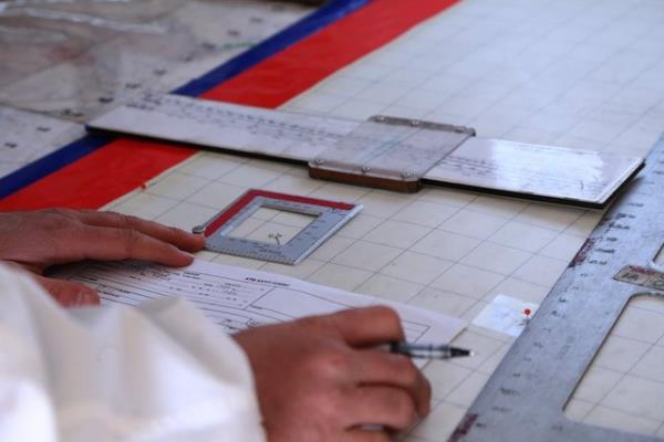 Kar kalnl yer yer bir 1,5 bulan arazide atma srasnda yaralanan personel, zrhl ambulanslarla tahliye edildi. Savata esir alnanlar da harp esiri toplama noktasna ulatrld.