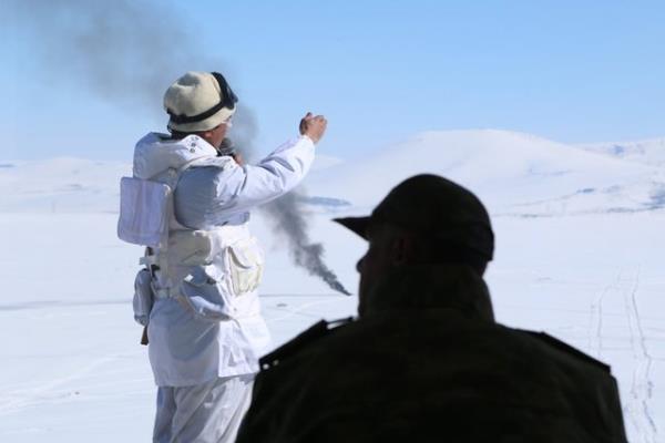 Sergide, cep sobas, arama ubuklar, emniyet halkas, kar gzl gibi  malzemeleri ile arama kurtarma kpei "Alcan" tantld.