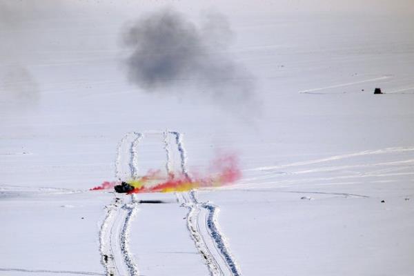 Blgede maynl araziyle karlalmas zerine, roketle atlan 400 kilogramlk TNT patlatlarak, maynl blge temizlendi ve 100 metre uzunluunda, on metre geniliinde alan ald.