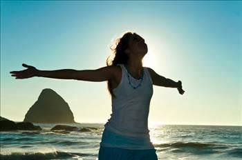 Kadnlar daha uzun yayor, Kadnlarn ortalama mr 80.6 yl; erkekler iin bu sre 72.3 yl. Ve ara gittike alyor. ki yzyl nce iki cinsin hayat sresi aa yukar eitti. &#8220;28 yl&#8220;