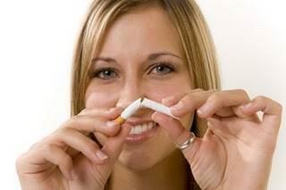 teden beri sigara ien erkekler, sigara ien kadnlardan daha ok, (Erkeklerin %42&#8217;sine karlk kadnlarn %30&#8217;u). Ama sigara tiryakilii gnmzde yava yava &#8220;dii&#8221; bir zellik kazanmaya balad. Sigara ien erkek says derken (-%2) kadnlarda %20&#8217;lik bir art grlyor.