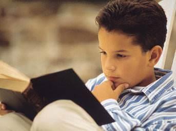 Erkek ocuklar okumay daha ge skyorlar.