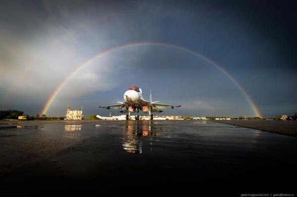 Saatte 2 bin 125 km hza kadar kabilen lm makinesi SU-30 ve YAK-130'un retim aamas kademe kademe grntlendi. te dnyaya korku salan uaklarn lm makinesi haline dnmleri...