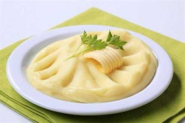 Patates presini yaparken daha bir lezzetli olmasn istiyorsanz, iine st de katabilirsiniz. Ama ne kadar st katacanz kestiremiyorsanz, st yerine st tozunu tercih edebilirsiniz.