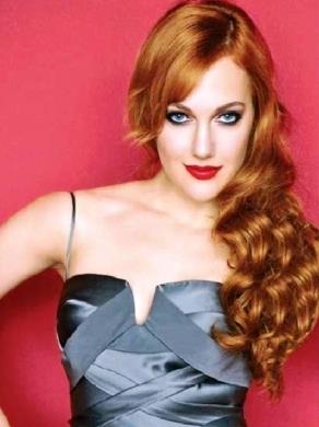 Meryem Uzerli: 32