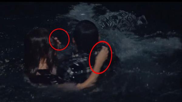 Elini adamn omzuna atar...