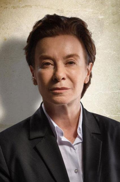 Dizinin fanlar sosyal medyada, prodksiyon ekibini &#8220;Muavin Sreyya, sesi gr ksn diye mi hapishanede mikrofonla dolayor acaba? Bu tarz profesyonel dizi ekimlerinde byle hata m olur? Nasl gzden kaar byle bir ey? Biraz daha dikkat edelim ltfen&#8221; szleriyle eletirdi.