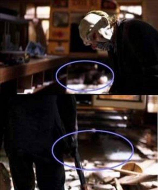 Kara valye &#8211; l bedenin yok olmas Bank sahnesi srasnda Joker otobs ofrn vuruyor ve otobs ofr lerek otobsn nne dyor. Joker&#8217;in Banka mdrnn azna bireyler sokmaya alt sahnede otobs ofrnn l bedenini hala grebiliyoruz ancak Joker&#8217;in maskesini karp otobse doru yrd sahnede otobs ofrnn l bedeni bir anda yok oluyor.