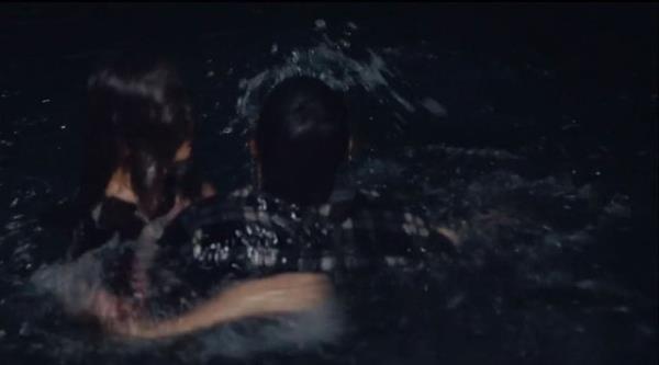 Fakat kz baygn olduunun farknda deildir...