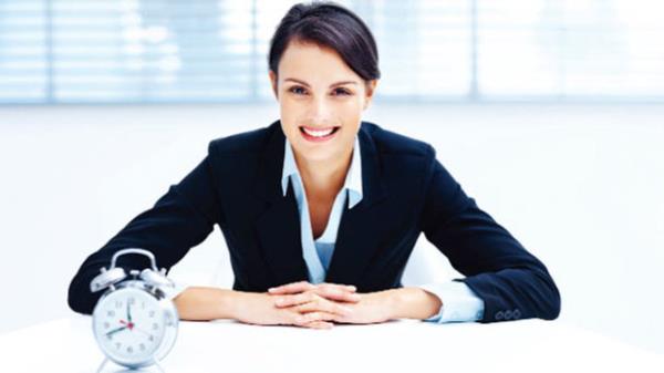 Gerektiinde duygularn geri planda tutarak, mantkl hareket edebilen zihinsel aktivite gc yksek, herkesten daha abuk renebilen.