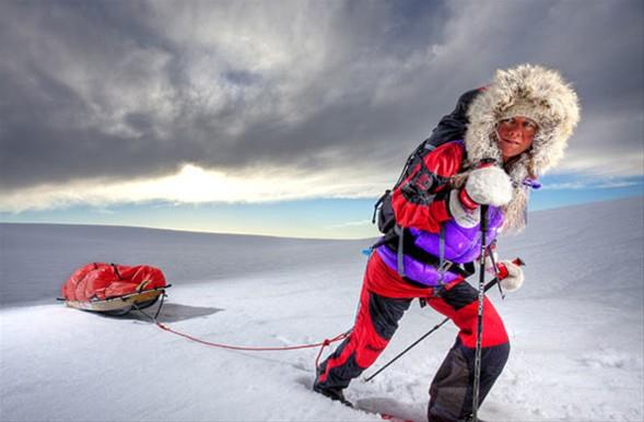 Kutuplar yarmasn en ksa srede bitiren kii (kadn)  <br>  Kuzey Kutbu'na en ksa srede giden kadn Norveli Cecilie Skog. Yolculuunu 48 gn 22 saatte tamamlayan Skog'a ekip arkadalar Rolf Bae ve Per Henry Borch elik etti. ( Kutuplar Kuzey ve Gney Kutbu'nun yan sra Everest'i de kapsyor)