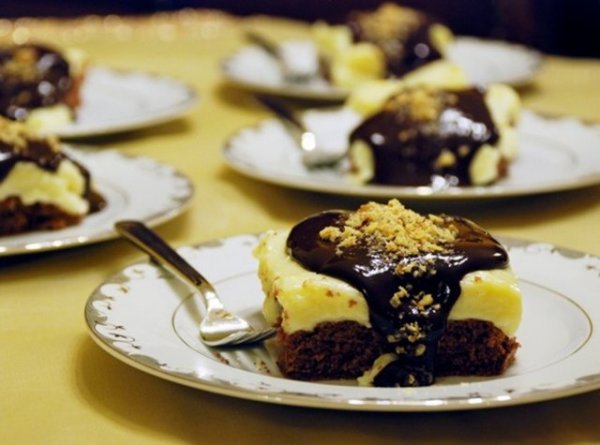 Tatllar yava yava kk lokmalar halinde ve uzunca ineyerek yiyiniz.