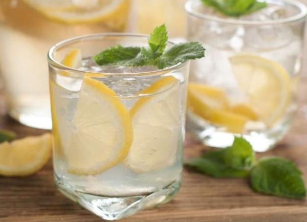 Potasyum kayna. Eer muz sevmiyorsanz, limon suyundan maksimum yararlanmaya bakn. nk potasyum kalp, sinir ve beyin fonksiyonlarnn dzenli olmas iin kesinlikle gereklidir.