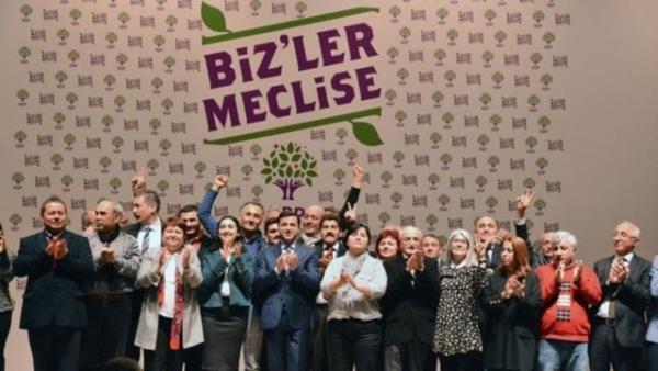 Halklarn Demokratik Partisi<br>  ESK SLOGANI: "Bizler Meclis'e"