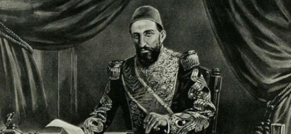 Sultan II. Abdülhamid Han<br>  Millet birbirini kırıp geçireceğine bırakın beni öldürsün. İcabı halinde donanmayı kaybetmemek için canımı vermeye hazırım.